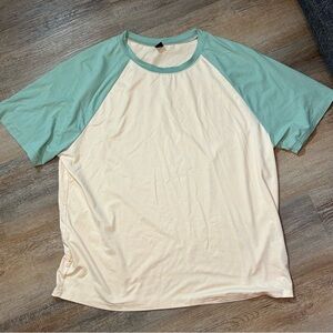 SHEIN Women's Cream and Green Raglan Tee